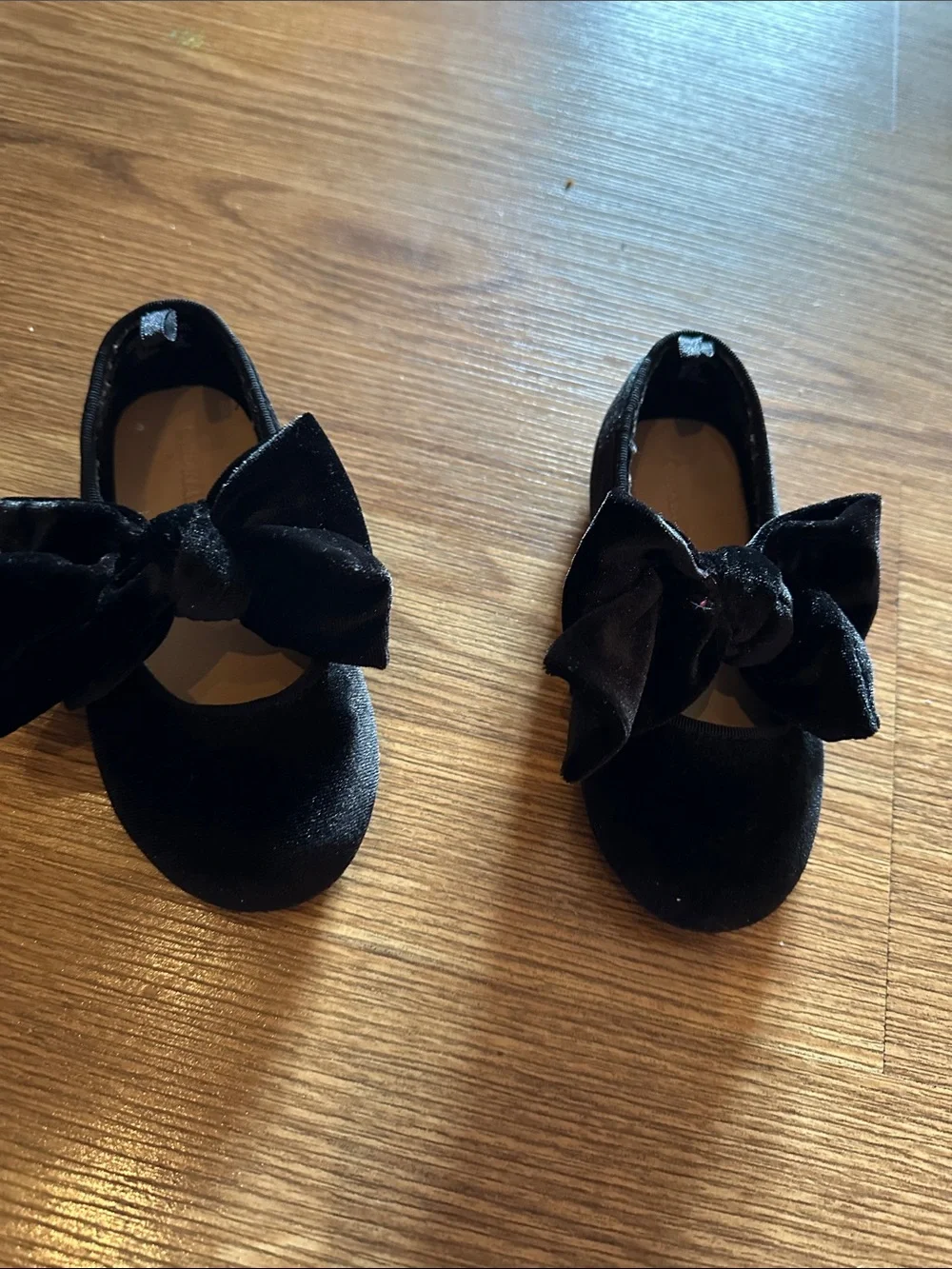 Old Navy Black Velvet Bow Ballet Flats for Kids